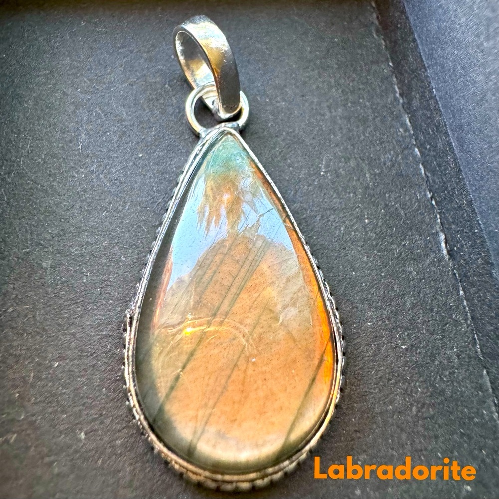 AAA+ LABRADORITE PENDANT NECKLACE| 925 sp